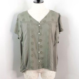 Maurices Women's L Green Eyelet Rayon Crinkle Flutter Sleeve Buttoned Blouse Top